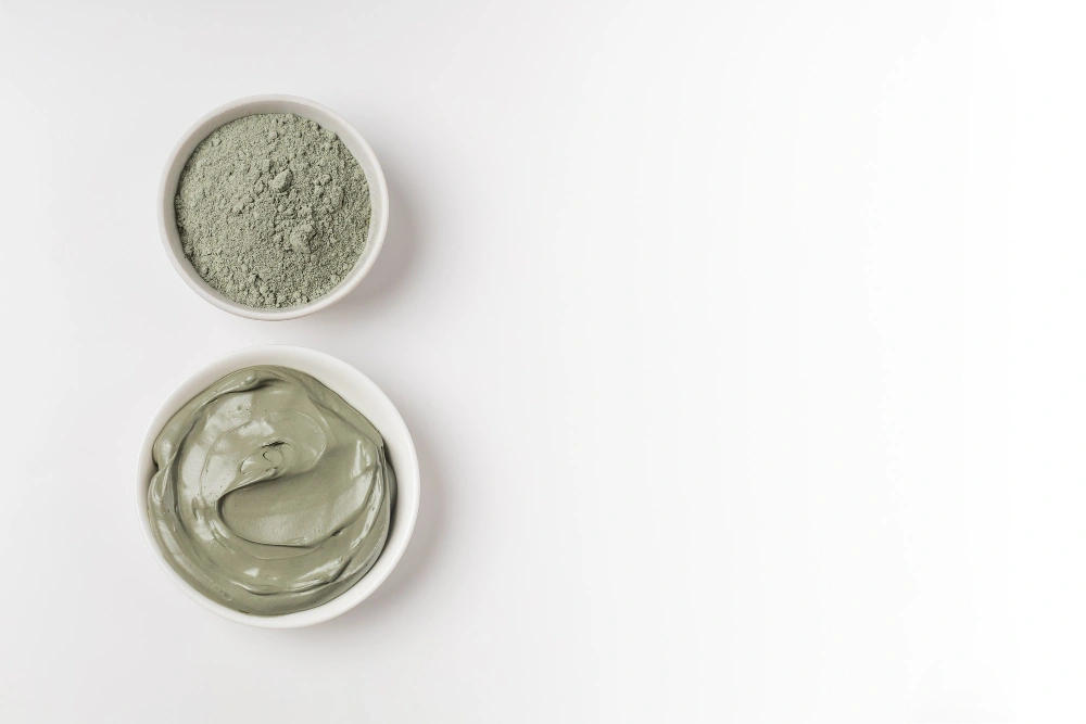 قناع الطين الأخضر ضد التوهج واللمعان