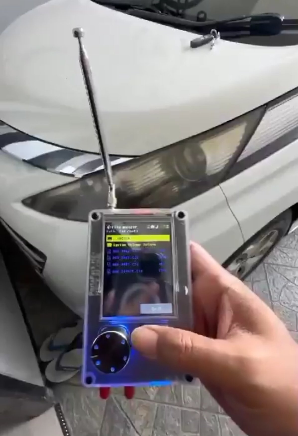 أدوات إلكترونية خطيرة في متناول اليد.. تعرف على ما قد يؤدي لاعتقالك