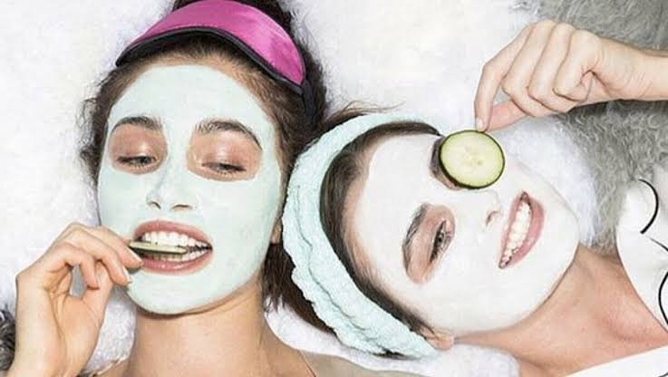 دليلك الشامل لماسكات العيد للبشرة الدهنية والحساسة