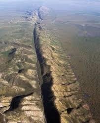 "أفريقيا تنقسم" رحلة القارة السمراء نحو محيط جديد يتشكل ببطء