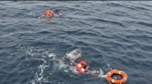 طاقم السفينة اليونانية