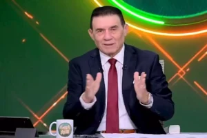 مدحت شلبي يضيف نكهه ساخره للمباراة مصر والكويت